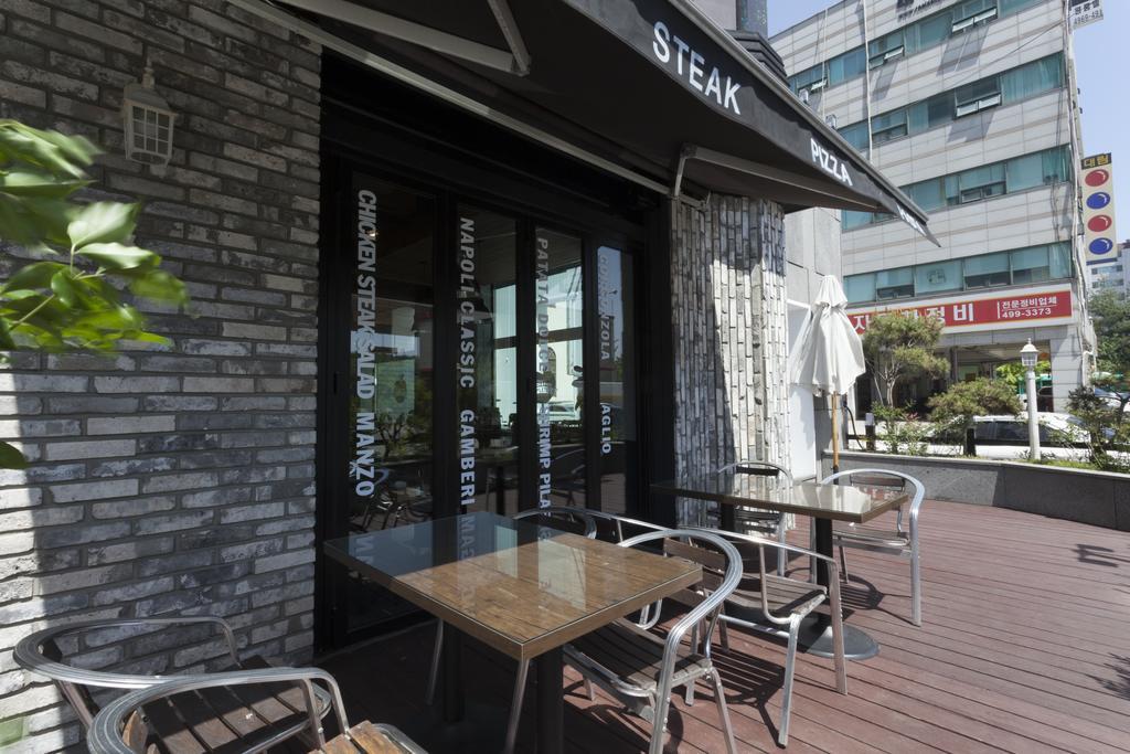 J-Top Hotel Siheung Екстер'єр фото